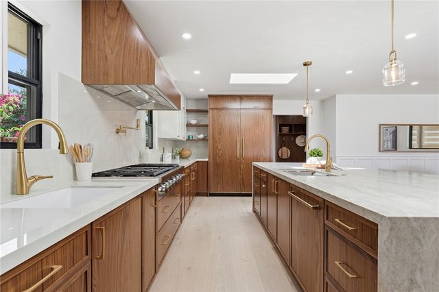 23925 Crosson Drive, Woodland Hills, CA 91367