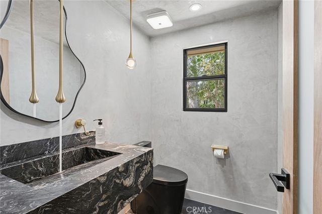 23925 Crosson Drive, Woodland Hills, CA 91367