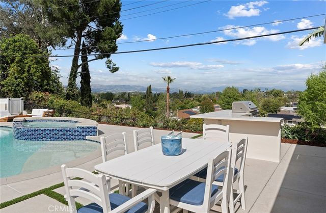 23925 Crosson Drive, Woodland Hills, CA 91367