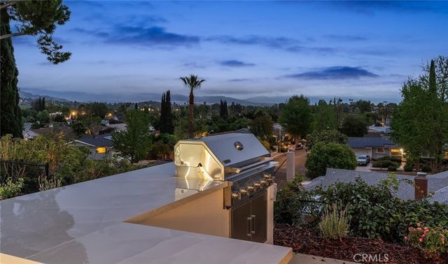 23925 Crosson Drive, Woodland Hills, CA 91367