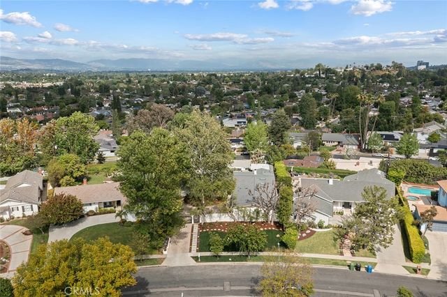 23925 Crosson Drive, Woodland Hills, CA 91367