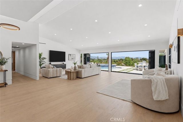 23925 Crosson Drive, Woodland Hills, CA 91367