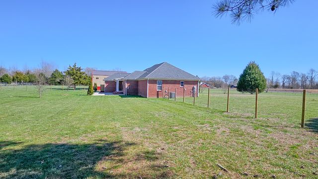 11 Henderson Rd, Ardmore, TN 38449
