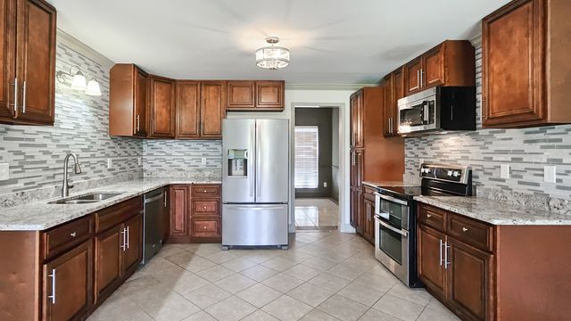 11 Henderson Rd, Ardmore, TN 38449