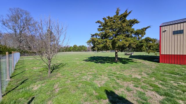 11 Henderson Rd, Ardmore, TN 38449