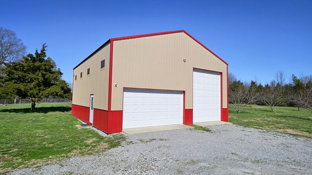 11 Henderson Rd, Ardmore, TN 38449