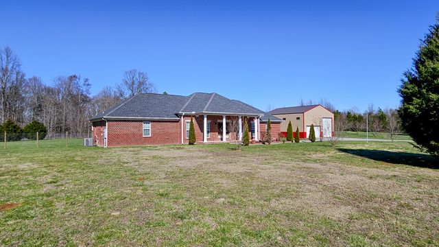 11 Henderson Rd, Ardmore, TN 38449