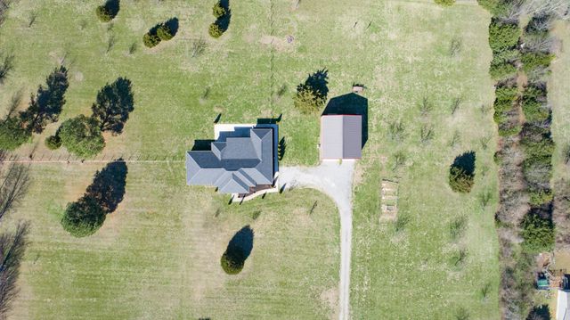 11 Henderson Rd, Ardmore, TN 38449