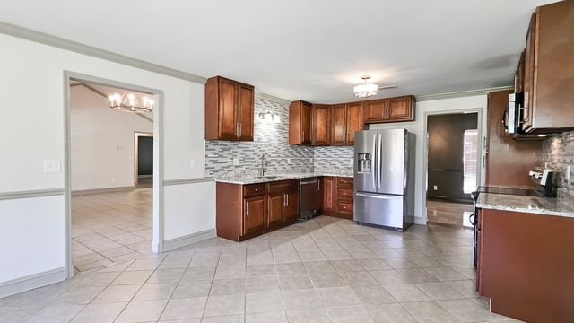 11 Henderson Rd, Ardmore, TN 38449