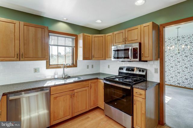 110 CHELSEA LOOP, Lancaster, PA 17602