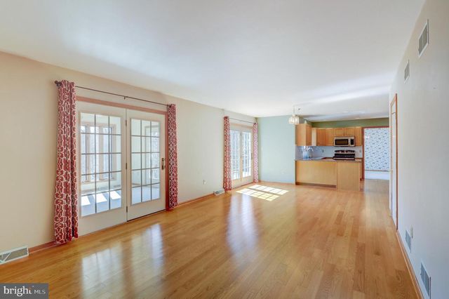 110 CHELSEA LOOP, Lancaster, PA 17602