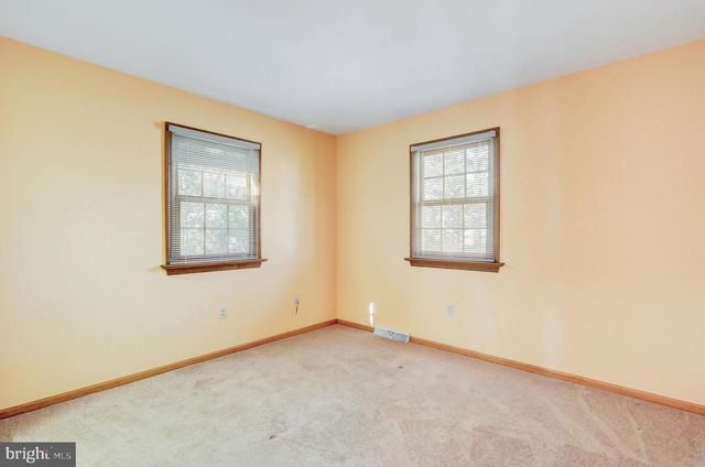 110 CHELSEA LOOP, Lancaster, PA 17602