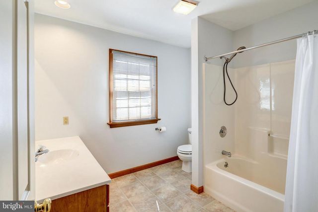 110 CHELSEA LOOP, Lancaster, PA 17602