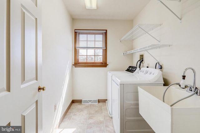 110 CHELSEA LOOP, Lancaster, PA 17602