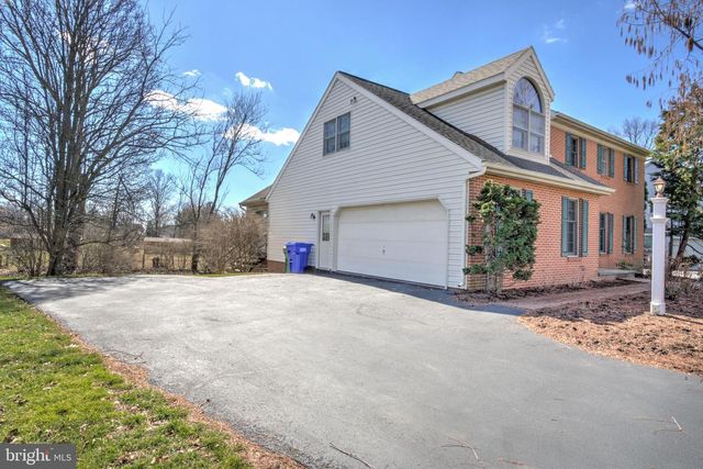 110 CHELSEA LOOP, Lancaster, PA 17602