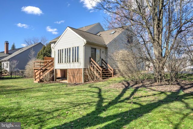 110 CHELSEA LOOP, Lancaster, PA 17602