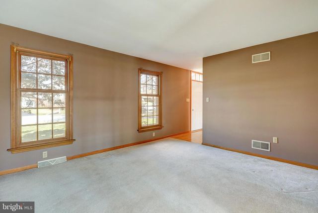 110 CHELSEA LOOP, Lancaster, PA 17602