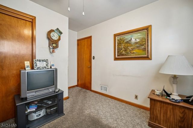 31 Michael Dr, Wayne Twp., NJ 07470