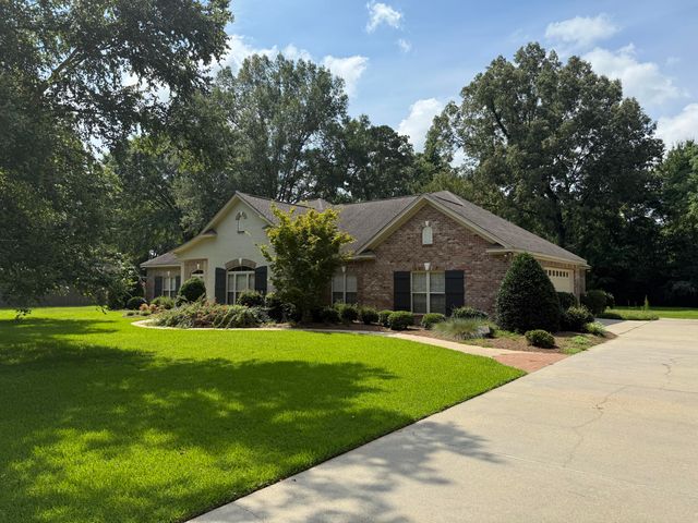 1609 Clearview Cir., Columbia, MS 39429