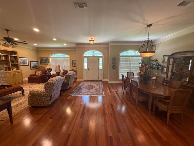 1609 Clearview Cir., Columbia, MS 39429