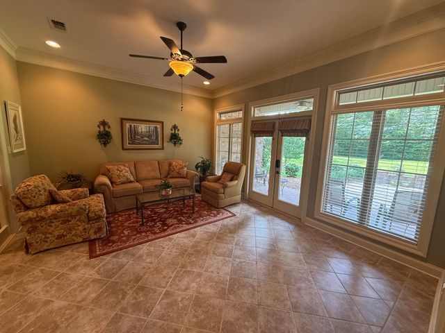 1609 Clearview Cir., Columbia, MS 39429