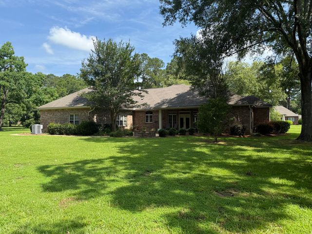 1609 Clearview Cir., Columbia, MS 39429