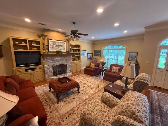 1609 Clearview Cir., Columbia, MS 39429