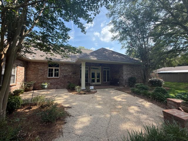 1609 Clearview Cir., Columbia, MS 39429