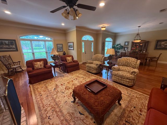 1609 Clearview Cir., Columbia, MS 39429
