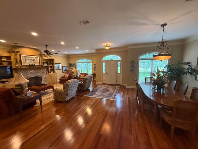 1609 Clearview Cir., Columbia, MS 39429