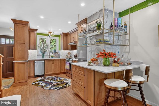 711 W ABINGDON CT, Alexandria, VA 22314