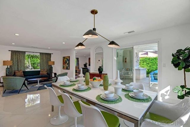 2118 S Gene Autry Trl, Palm Springs, CA 92264