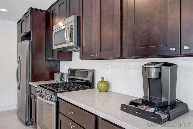 2118 S Gene Autry Trl, Palm Springs, CA 92264