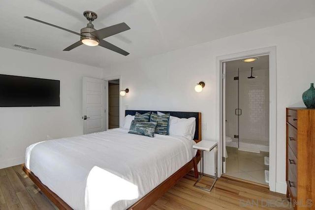 2118 S Gene Autry Trl, Palm Springs, CA 92264