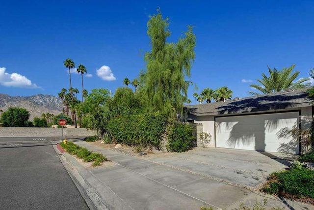 2118 S Gene Autry Trl, Palm Springs, CA 92264