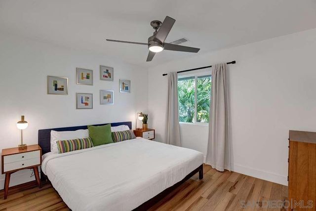 2118 S Gene Autry Trl, Palm Springs, CA 92264