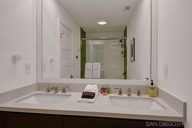 2118 S Gene Autry Trl, Palm Springs, CA 92264