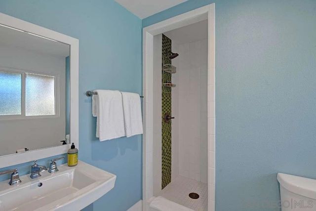 2118 S Gene Autry Trl, Palm Springs, CA 92264