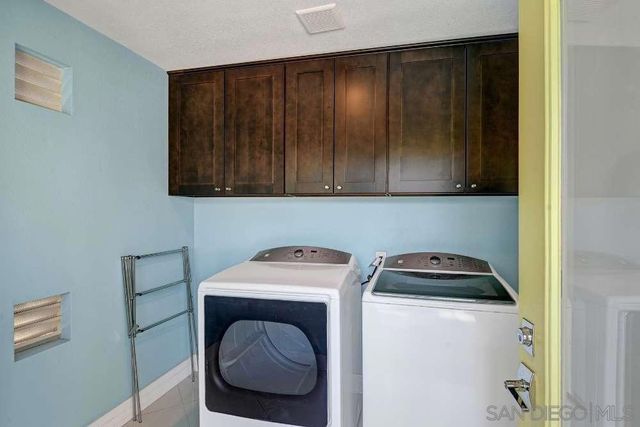 2118 S Gene Autry Trl, Palm Springs, CA 92264