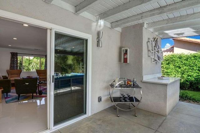 2118 S Gene Autry Trl, Palm Springs, CA 92264