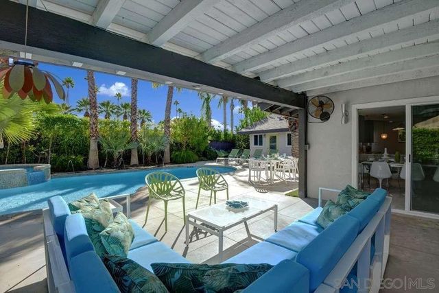 2118 S Gene Autry Trl, Palm Springs, CA 92264