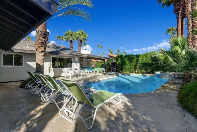 2118 S Gene Autry Trl, Palm Springs, CA 92264