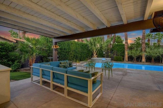 2118 S Gene Autry Trl, Palm Springs, CA 92264