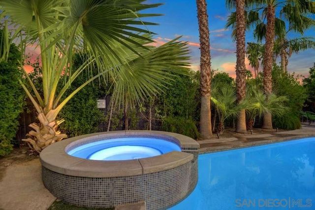 2118 S Gene Autry Trl, Palm Springs, CA 92264
