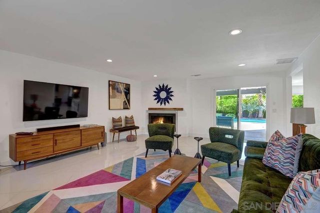 2118 S Gene Autry Trl, Palm Springs, CA 92264