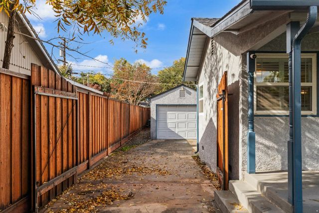 1623 Albany Ave, Modesto, CA 95350