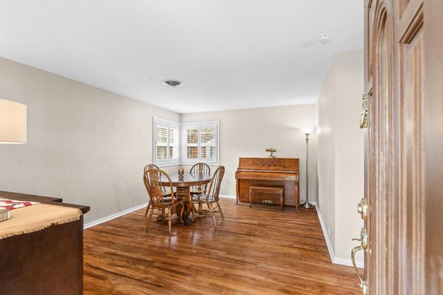 1623 Albany Ave, Modesto, CA 95350