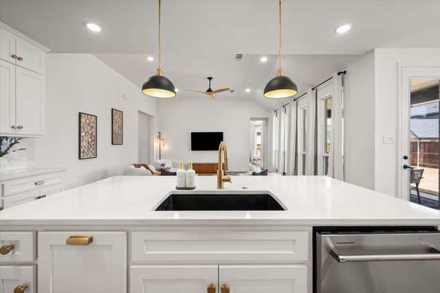 1527 Wild Indigo Drive, Mansfield, TX 76063