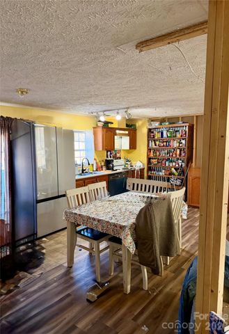 600 Scottdale Road, Canton, NC 28716