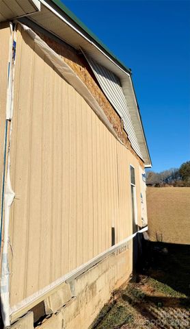 600 Scottdale Road, Canton, NC 28716